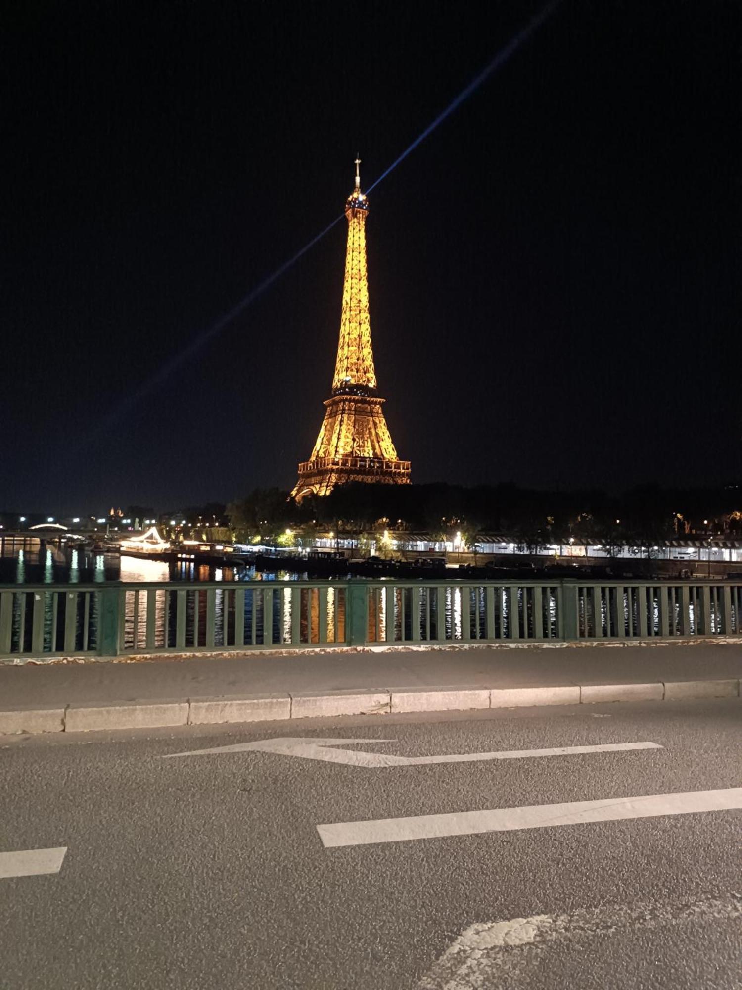 Homestay Eiffel's Boudoir